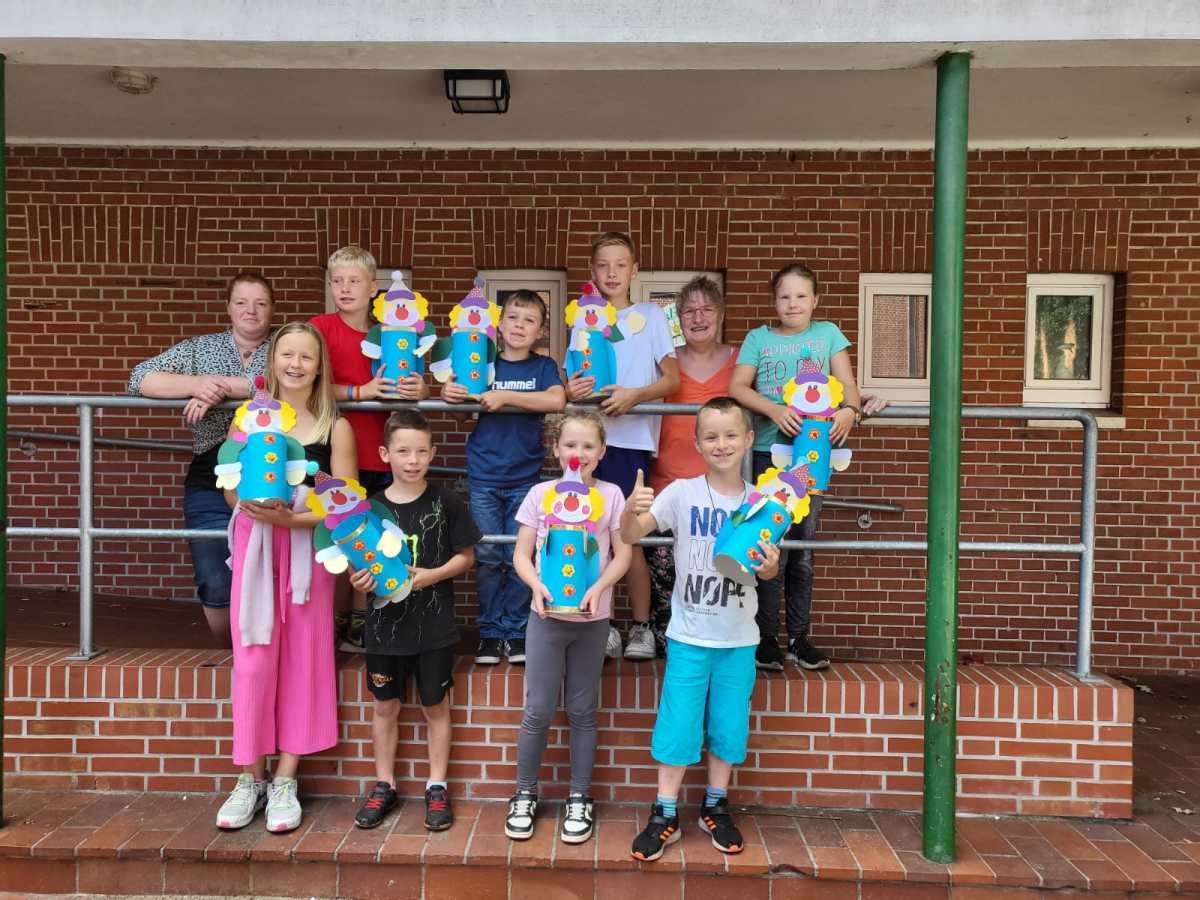 Bastel- und Spielenachmittag